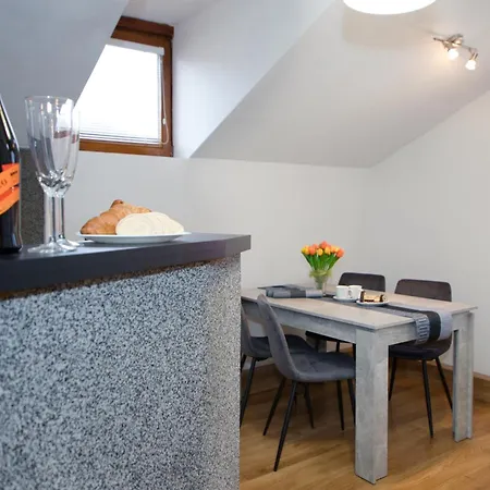 Ivka Apartment *